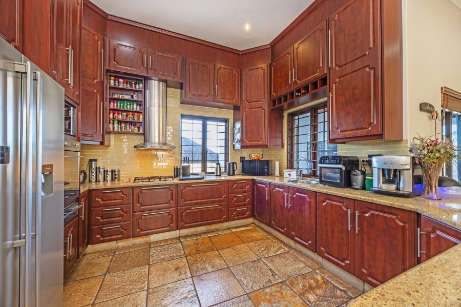 4 Bedroom Property for Sale in Van Riebeeckshof Western Cape
